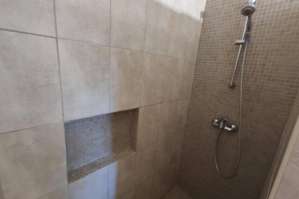 Logement Tout Confort Au Calme Entre Saint Tropez Et Les Gorges Du Verdon Le Thoronet Exterior photo
