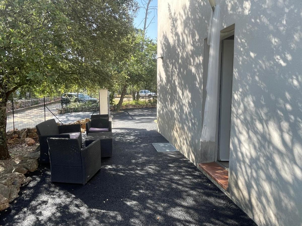 Logement Tout Confort Au Calme Entre Saint Tropez Et Les Gorges Du Verdon Le Thoronet Exterior photo